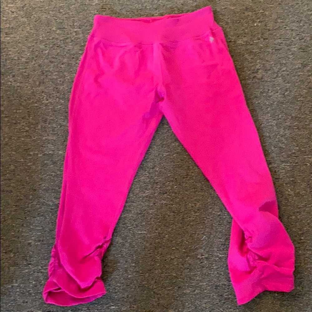 Pink cropped leggings